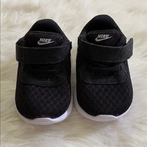 infant Nike tennis shoes l